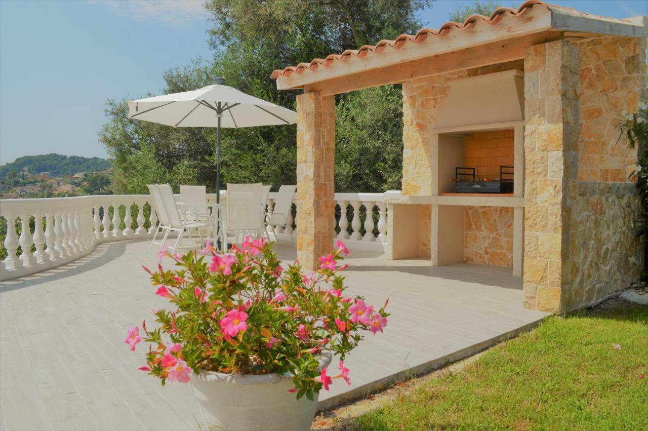 Villa La Terre Des Lauriers 발로리스 외부 사진